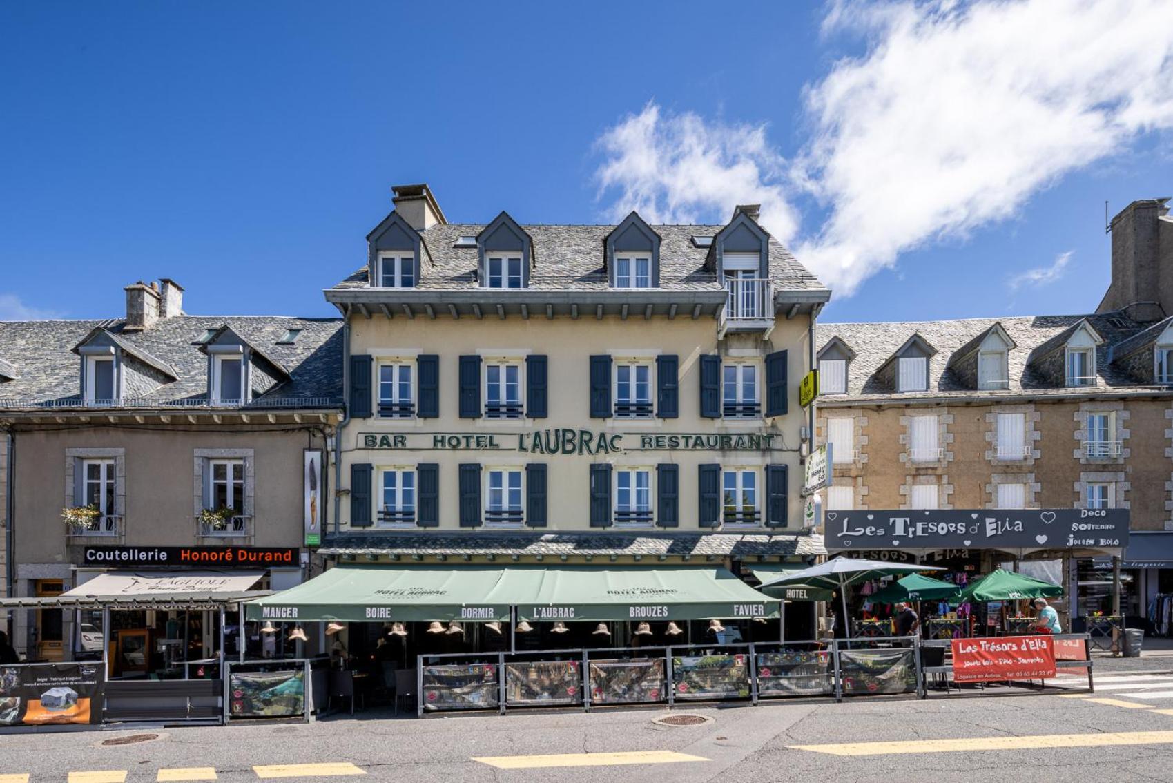 Hotel-Restaurant Logis L'Aubrac Laguiole Exterior foto